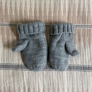 Zara baby mittens